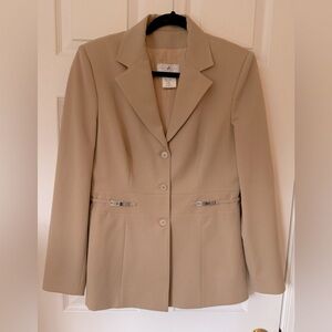 NEW* Vertigo Paris 🇫🇷 Ladies Blazer Jacket Career Khaki Beige Tan Stretch NWOT